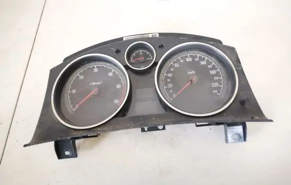 Opel Zafira B Speedometer (instrument cluster) 13216685