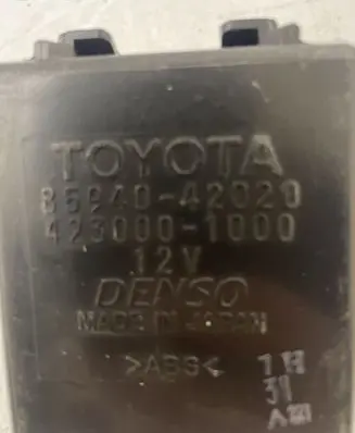 Toyota RAV 4 (XA30) Window wiper relay 8594042020