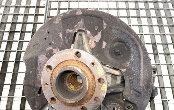 Peugeot 3008 II Front wheel hub spindle knuckle