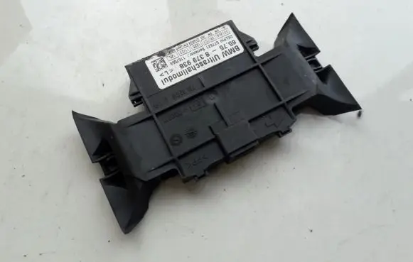 BMW 5 E39 Alarm control unit/module 65758379938 6575-8379938