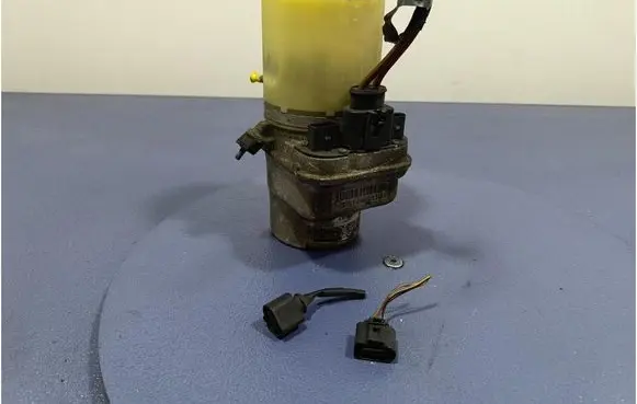 Seat Ibiza IV (6J,6P) Power steering pump 6R0423156A