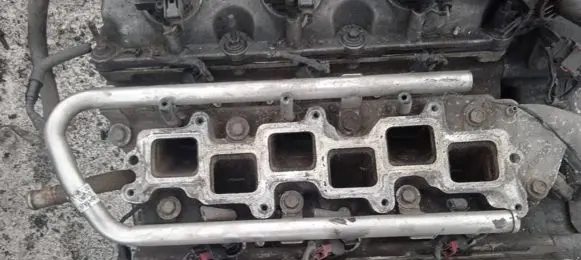 Chrysler 300 - 300C Fuel main line pipe 