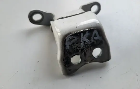 Honda CR-V Front door lower hinge 