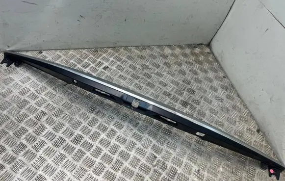 Lexus ES VII XZ10 Trunk door license plate light bar 7681133440
