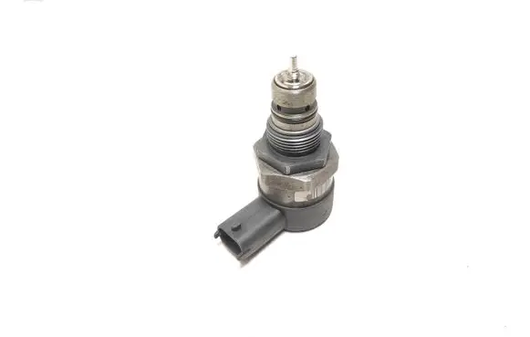Volvo V70 Fuel pressure regulator 30777576