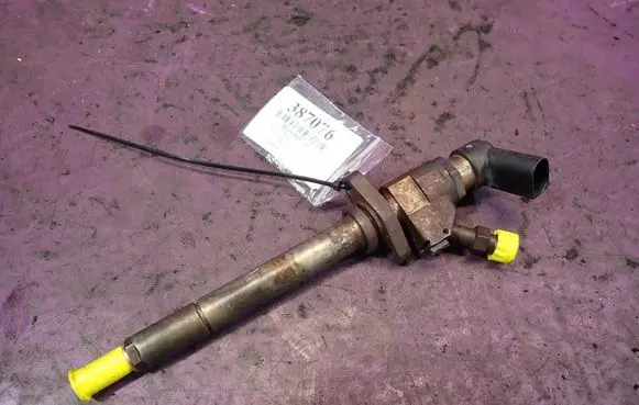Volvo V50 Fuel injector 
