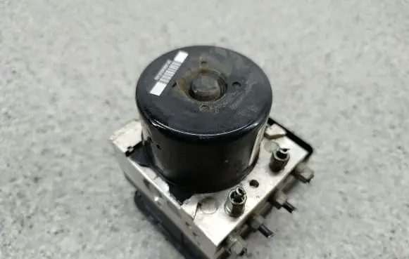 Mazda 3 II ABS Pump