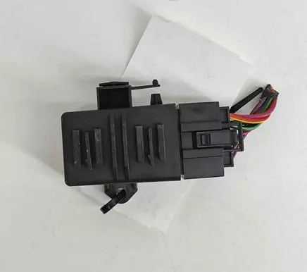 Volkswagen Amarok Seat heating relay 6R0959772A