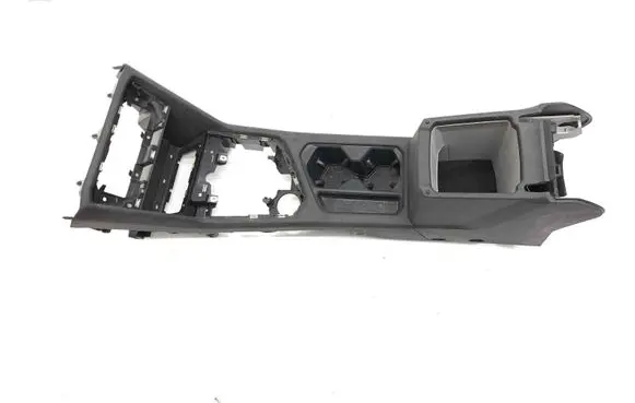 Volkswagen Taos Center console 2GJ86324301