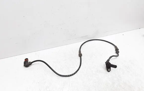 Mercedes-Benz E W212 ABS brake wheel speed sensor A2125400117 2105407681