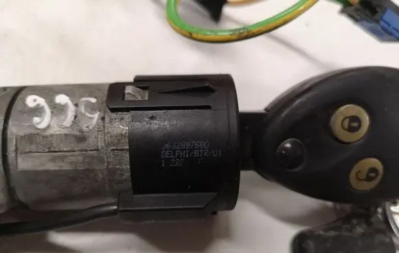 Citroen C5 Ignition lock 9632897680