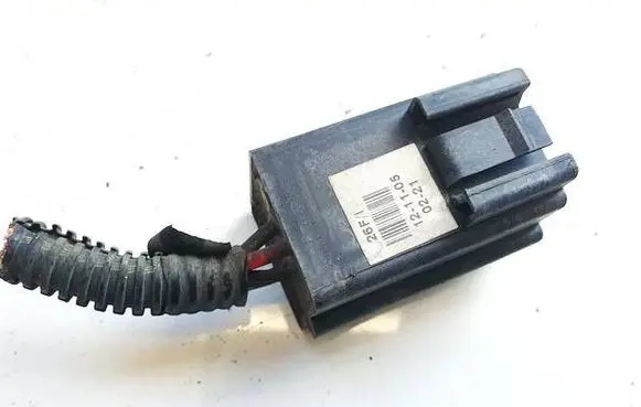 Opel Zafira B Coolant fan relay 13119468