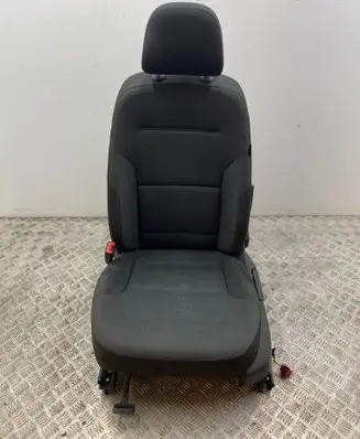 Volkswagen Golf VII Front driver seat 