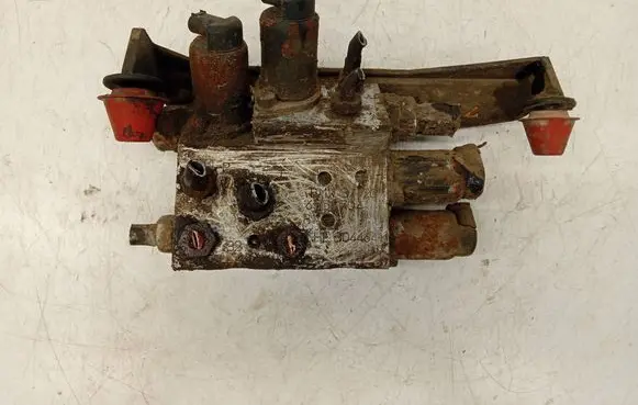 BMW 7 E65 E66 Active stabilizer control/valve assembly 6758704