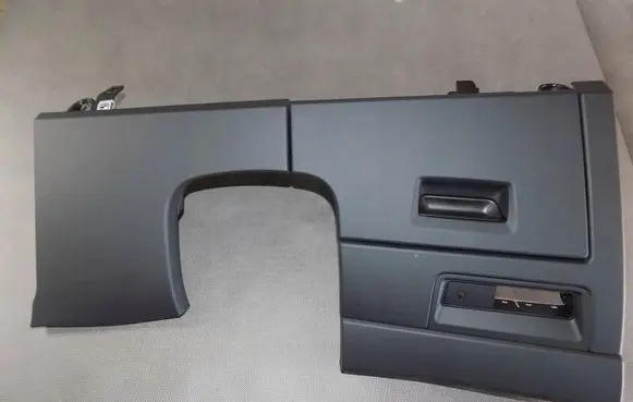 Volkswagen Touareg III Dashboard lower bottom trim panel 761857519