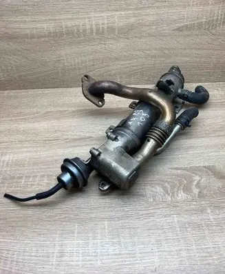 Audi A4 S4 B8 8K EGR valve cooler 03L131512AB V100
