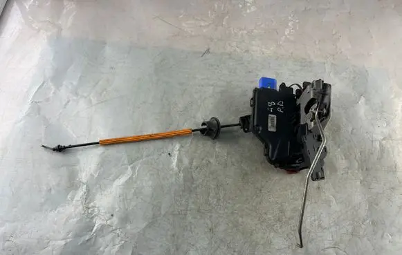 Audi A8 S8 D3 4E Front door lock 4E2837016