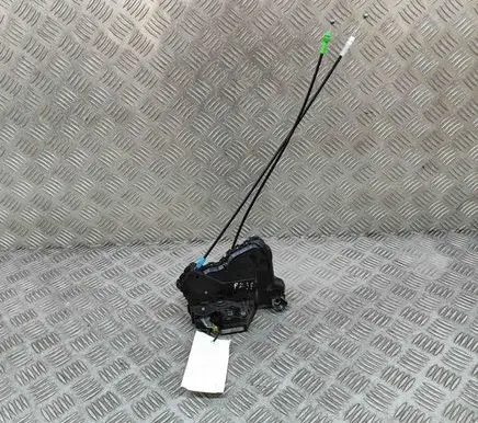 Toyota Auris 150 Coupe door lock (next to the handle) 6904002210