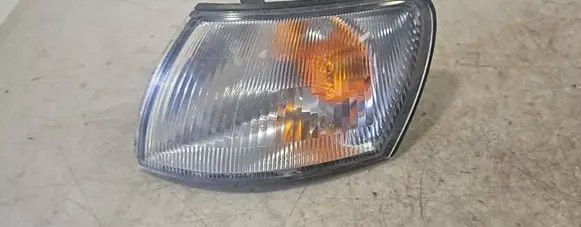 Toyota Carina T190 Front indicator light 6R01952