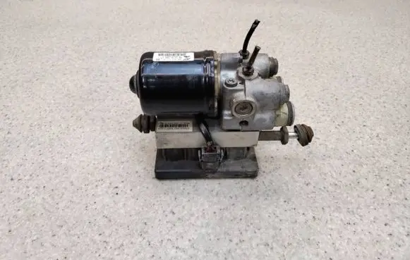 Volkswagen Sharan ABS Pump 7M0907379 7M0614111B