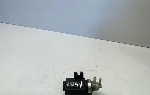 Audi A4 S4 B7 8E 8H Turbo solenoid valve 8E0906627C