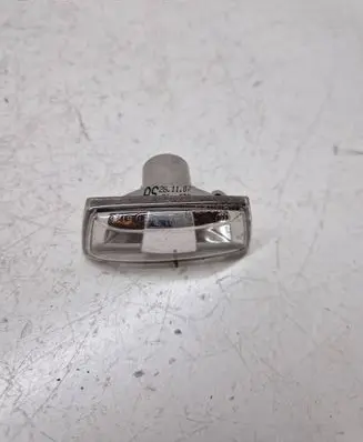 Opel Zafira B Front fender indicator light 13252455