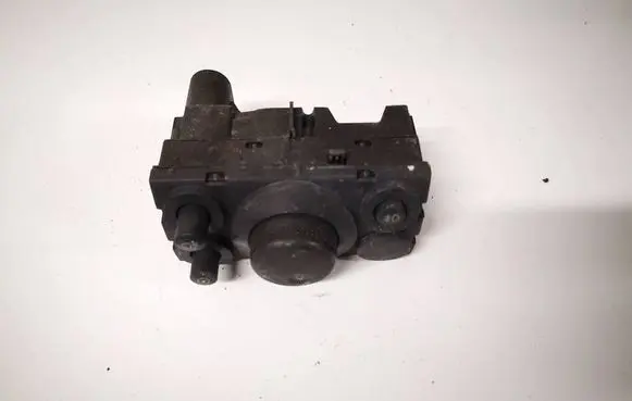 Opel Astra H Light switch 13198925
