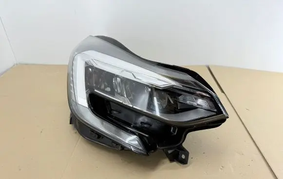 Renault Captur II Headlight/headlamp 260104095R 01393002