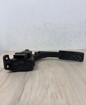 Audi A6 S6 C6 4F Accelerator throttle pedal 4F1721523B 6PV00898407