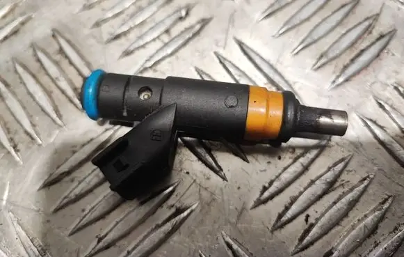 Dodge Durango Fuel injector 05037479AC