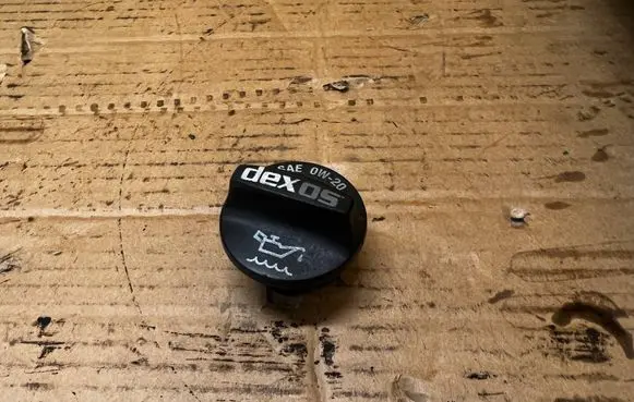 Cadillac Escalade Oil filler cap 