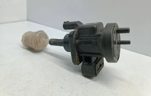 Mercedes-Benz A W168 Turbo solenoid valve A0005450427 0005450427