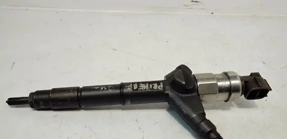 Nissan Primera Fuel injector 16600AU600