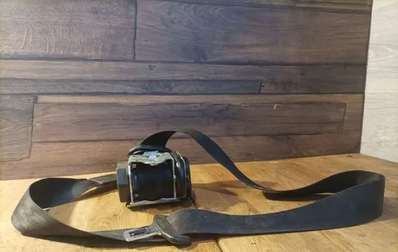 Audi A6 S6 C6 4F Front seatbelt 605405300 008L000