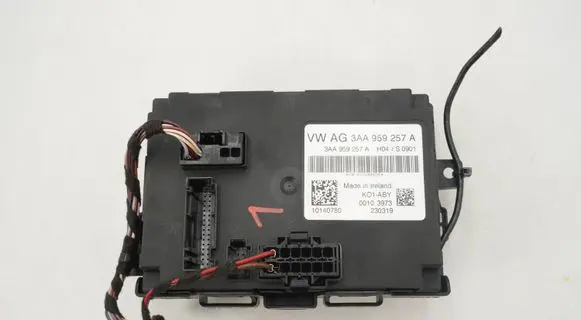 Volkswagen Golf VII Seat control module 3AA959257A