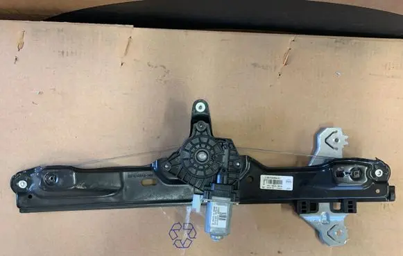 Nissan Qashqai Front door electric window regulator 807004EA1D