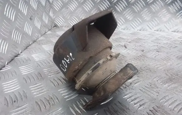 Volkswagen PASSAT B3 Engine mount bracket