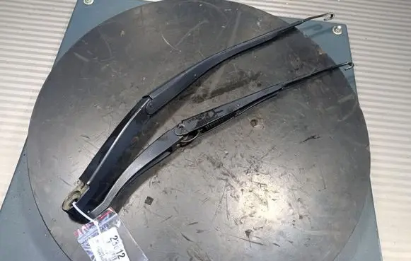Honda Accord Front wiper blade arm