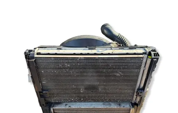 BMW 3 E90 E91 Coolant radiator 781026301