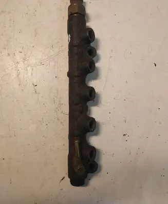 Toyota Avensis T220 Fuel main line pipe 8945812020