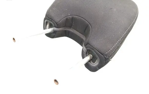 Volvo V60 Front seat headrest 