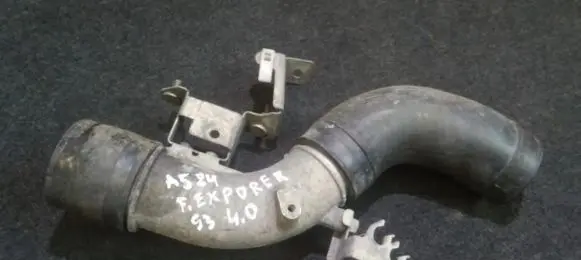 Ford Explorer Air intake hose/pipe