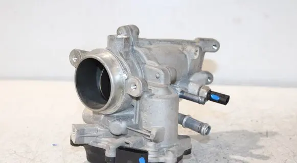 Volkswagen Caddy Throttle valve 04L128059AA 04L128637A