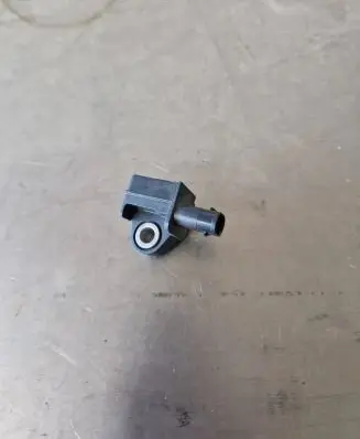 Mercedes-Benz C W205 Airbag deployment crash/impact sensor 2229051400 160303 06093