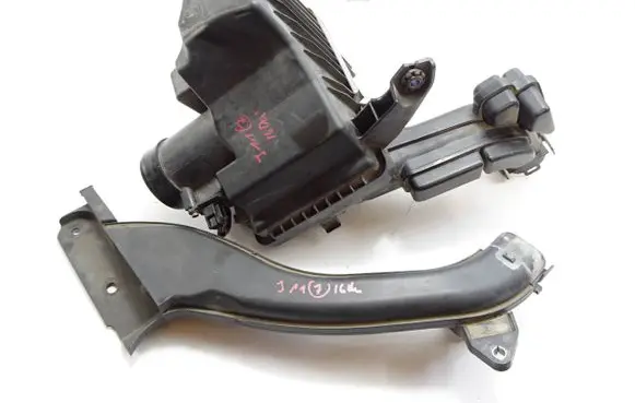 Nissan Qashqai Mass air flow meter 226807131R 93450753