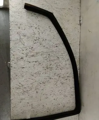 Jeep Grand Cherokee (WK) Rubber seal front door (on door) 55398035