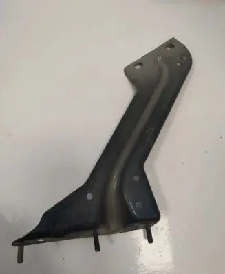 Fender mounting bracket