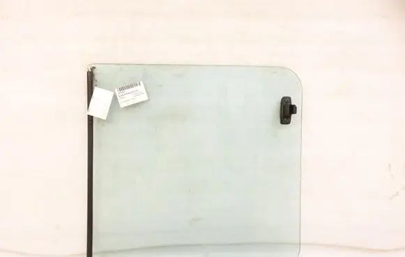 Nissan Patrol 160 Rear side window