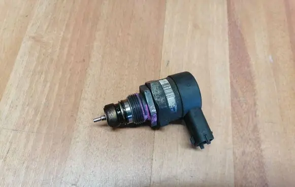 Renault Espace IV Fuel pressure regulator 0281002800 8200610770