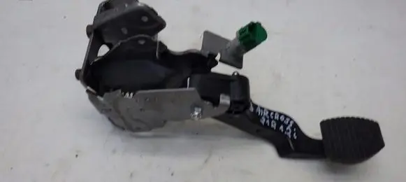 Citroen C3 Aircross Clutch pedal 9818232480